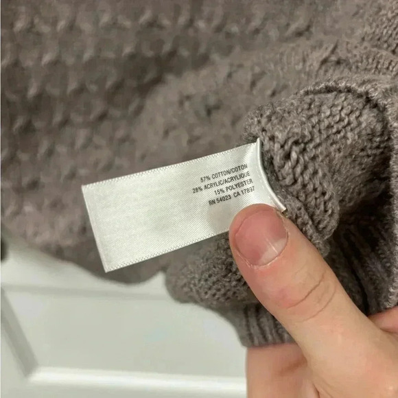 Old Navy Crew Neck Cable Knit Long Sleeve Pullover Sweater Sz XS - Picture 4 of 11